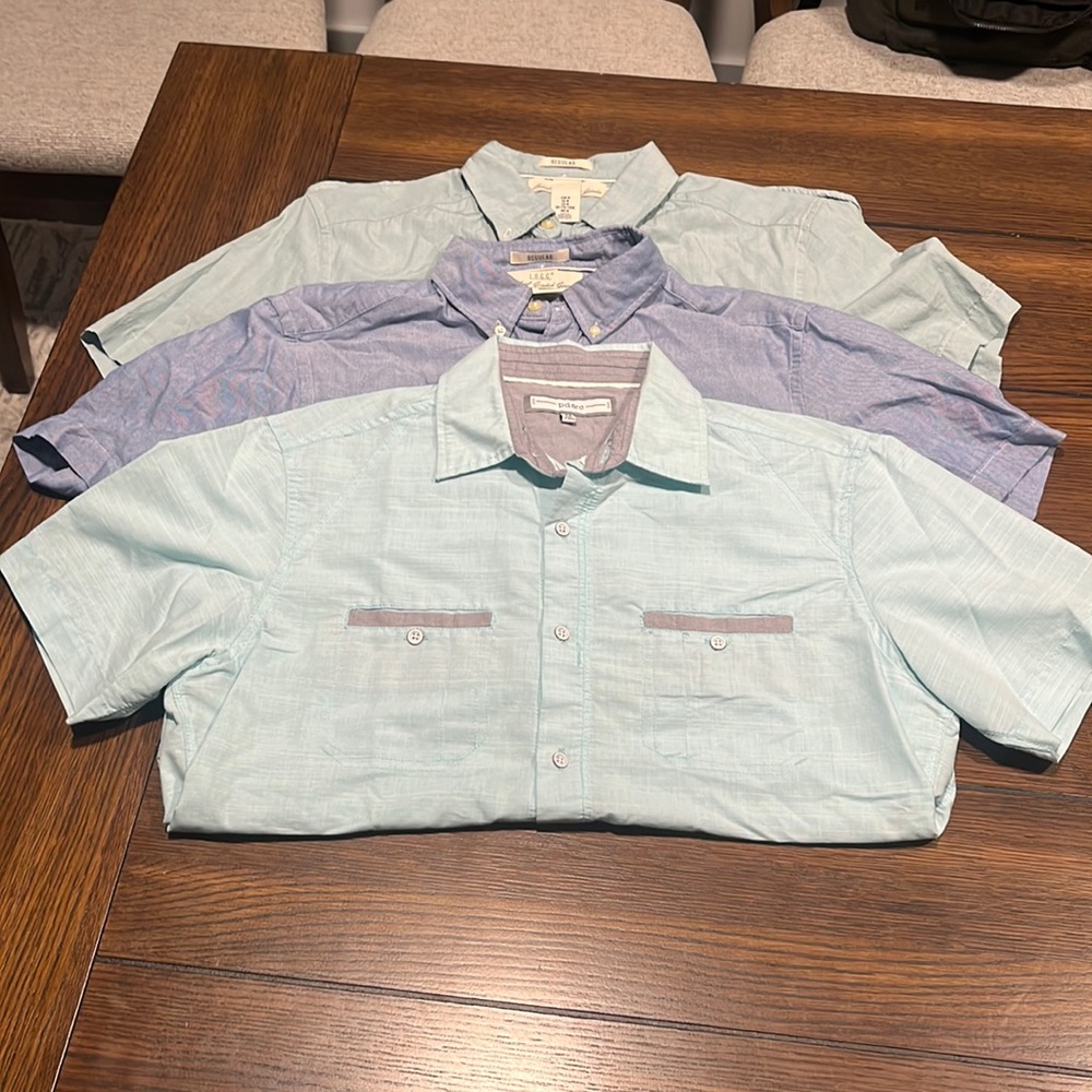 3 Men’s Short sleeved Button Up Polos - Size M